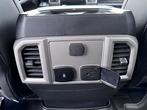 Used 2020 Ford F150 Lariat image 37