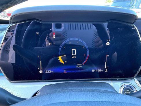 Used 2024 Chevrolet Trax LT w/ Driver Confidence Package FWD image 20
