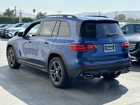 Used 2024 Mercedes-Benz GLB 250 image 8