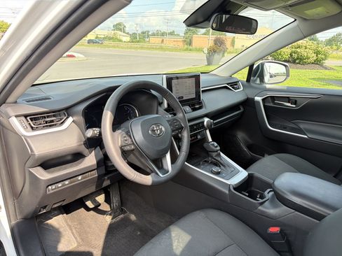 Used 2023 Toyota RAV4 XLE w/ XLE Grade Weather Package AWD/4WD image 9