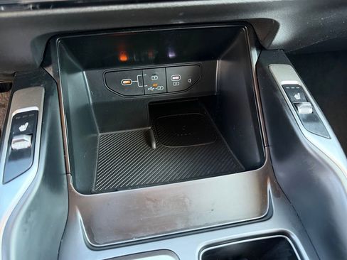 Used 2025 Kia Sorento S image 28