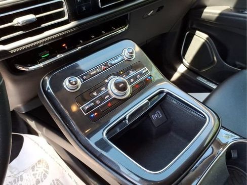 Used 2023 Lincoln Nautilus AWD image 19