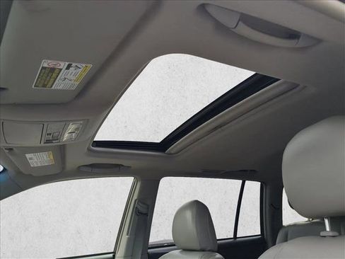 Used 2013 Toyota Highlander Limited image 15