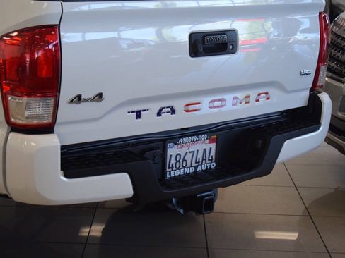 Used 2017 Toyota Tacoma SR AWD/4WD image 26