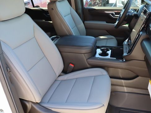 New 2026 GMC Yukon Elevation w/ LPO, Floor Liner Package image 28