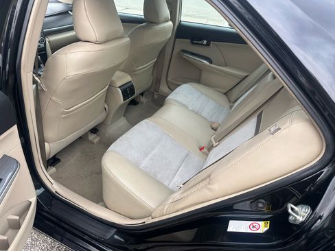 Used 2012 Toyota Camry XLE w/ Leather Pkg image 13