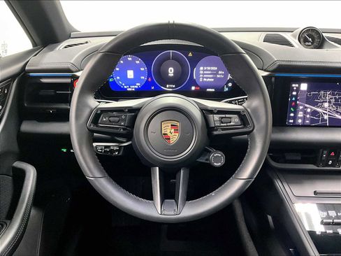 Used 2025 Porsche Macan 4 Electric AWD/4WD image 17
