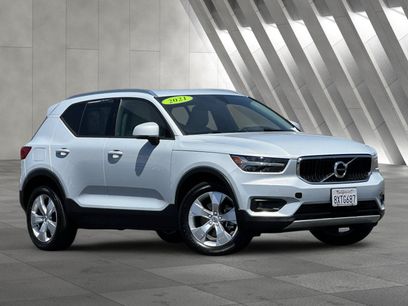 Used 2021 Volvo XC40 T5 Momentum