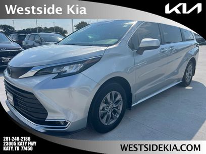 Used 2022 Toyota Sienna XLE