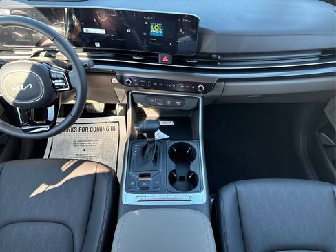 New 2026 Kia Carnival FWD image 12