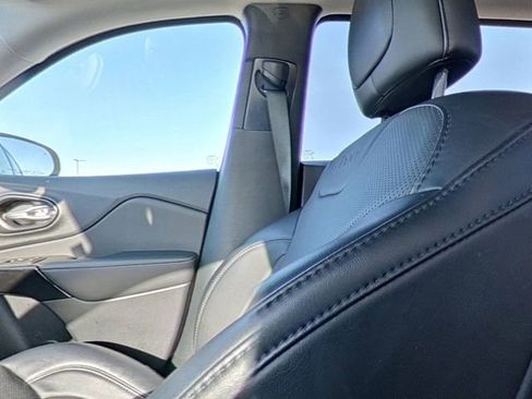 Used 2023 Jeep Cherokee Altitude Lux image 26