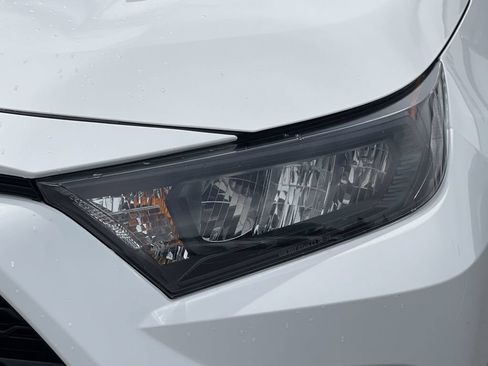 Used 2019 Toyota RAV4 LE w/ Carpet Mat Package AWD/4WD image 16