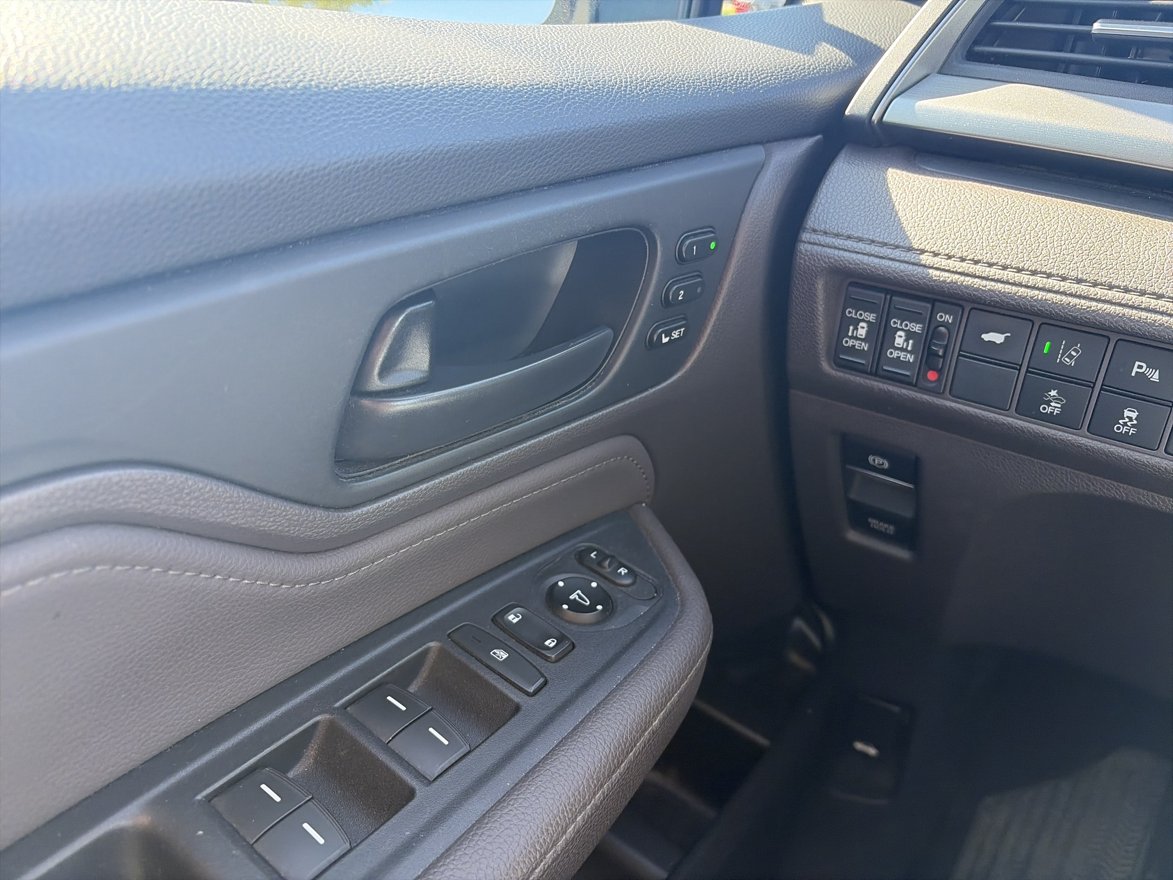 Used 2018 Honda Odyssey Touring image 25