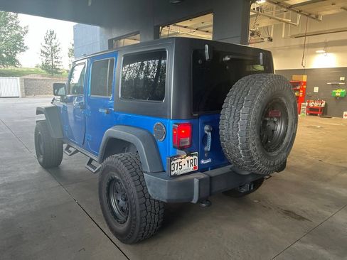 Used 2016 Jeep Wrangler Unlimited Rubicon w/ Connectivity Group AWD/4WD image 4