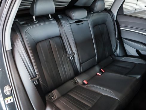 Used 2021 Audi e-tron Premium w/ Convenience Plus Package image 11