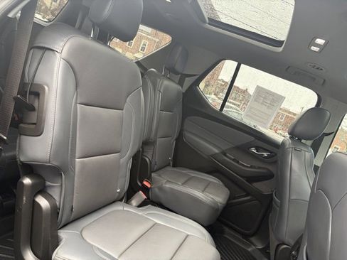 Used 2018 Chevrolet Traverse Premier image 21
