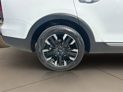 Used 2025 Kia Telluride SX w/ SX Captain's Chair Package FWD image 49
