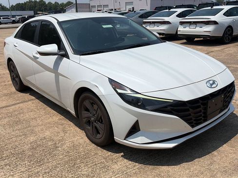Used 2021 Hyundai Elantra SEL w/ Convenience Package FWD image 1