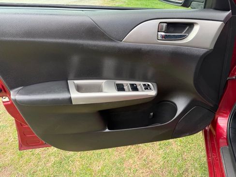 Used 2010 Subaru Impreza 2.5i image 8