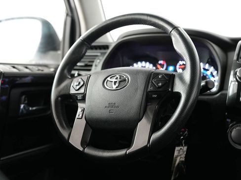 Used 2017 Toyota 4Runner TRD Off-Road AWD/4WD image 11