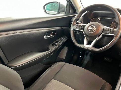 Used 2024 Nissan Sentra SV FWD image 11