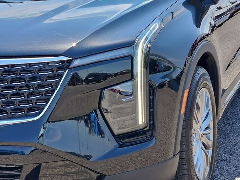 Used 2025 Cadillac XT4 Premium Luxury w/ Technology Package FWD image 7