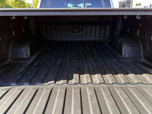 Used 2021 Chevrolet Silverado 1500 LT Trail Boss w/ Convenience Package II AWD/4WD image 8