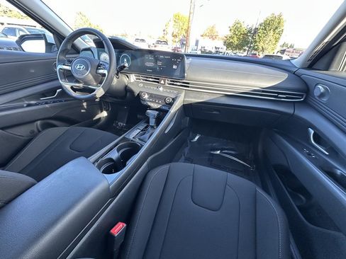 Certified 2025 Hyundai Elantra SEL w/ Cargo Package image 16