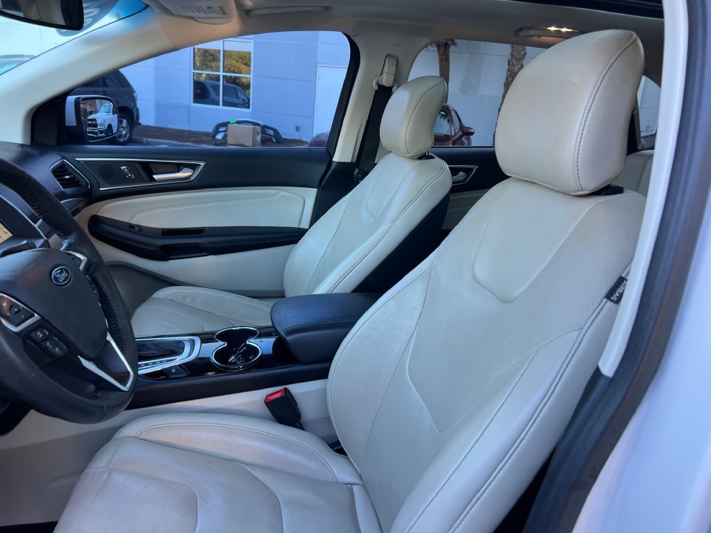 Used 2018 Ford Edge Titanium w/ Equipment Group 302A FWD image 11