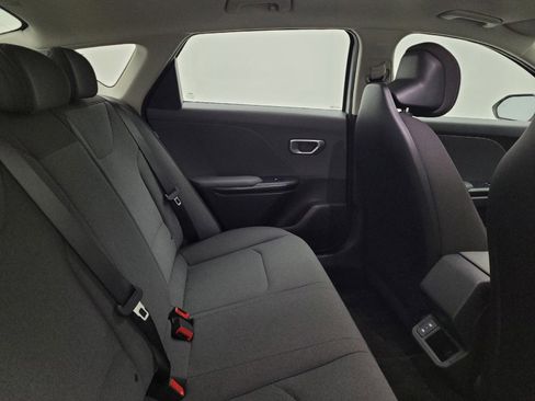 Used 2025 Kia K4 LXS FWD image 19