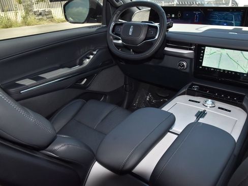 New 2026 Lincoln Navigator Reserve w/ Jet Appearance Package AWD/4WD image 16