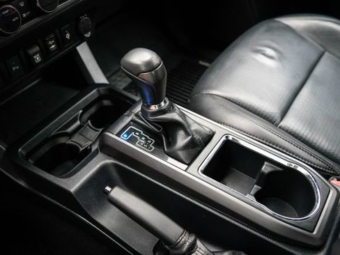 Used 2019 Toyota Tacoma TRD Sport AWD/4WD image 23