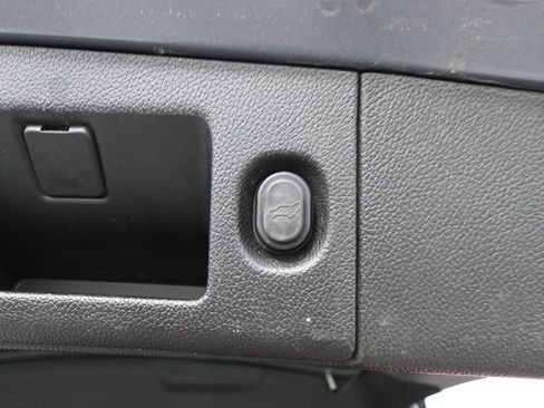 Used 2018 Chevrolet Tahoe LT w/ Skid Plate Package image 47