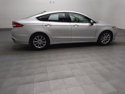 Used 2017 Ford Fusion SE w/ Fusion SE Technology Package FWD image 10