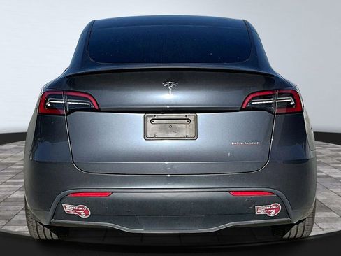 Used 2023 Tesla Model Y Performance image 23