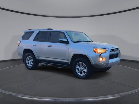 Used 2020 Toyota 4Runner SR5 Premium w/ Moonroof Package AWD/4WD image 2