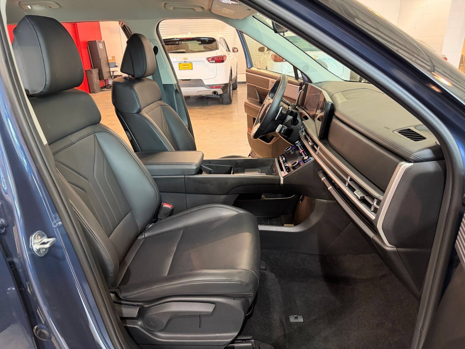 Used 2026 Hyundai Santa Fe SEL AWD/4WD image 36