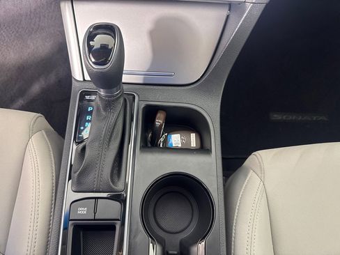 Used 2016 Hyundai Sonata SE image 18
