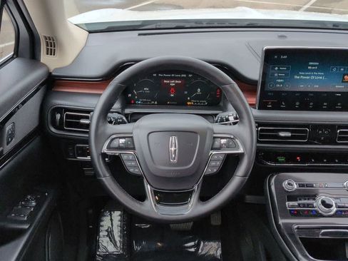 Used 2023 Lincoln Nautilus Reserve AWD/4WD image 23