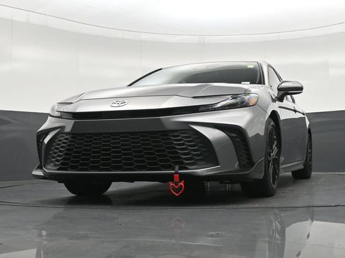 Used 2025 Toyota Camry SE FWD image 31