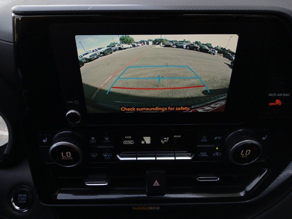 Used 2023 Toyota Highlander XSE FWD image 9
