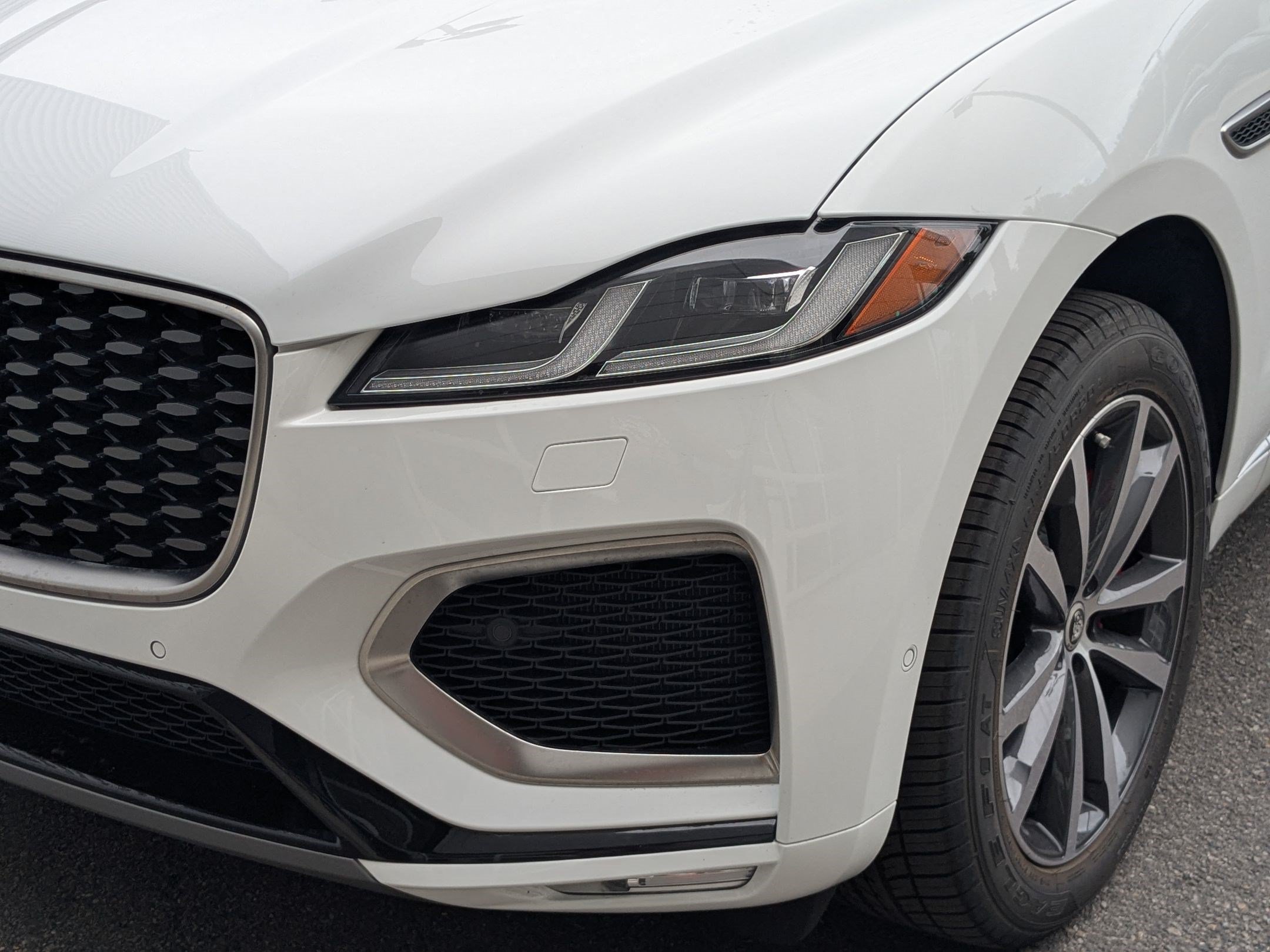 New 2026 Jaguar F-PACE R-Dynamic S AWD/4WD image 9