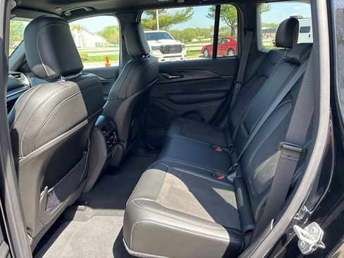 New 2025 Jeep Grand Cherokee Altitude AWD/4WD image 40