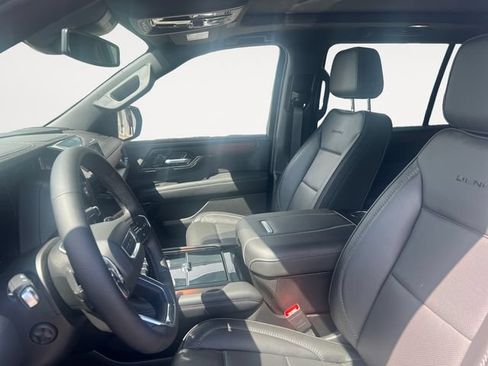 Used 2026 GMC Yukon XL Denali w/ Sun & Power Step Package AWD/4WD image 11