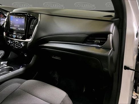 Used 2023 Chevrolet Traverse LT image 32