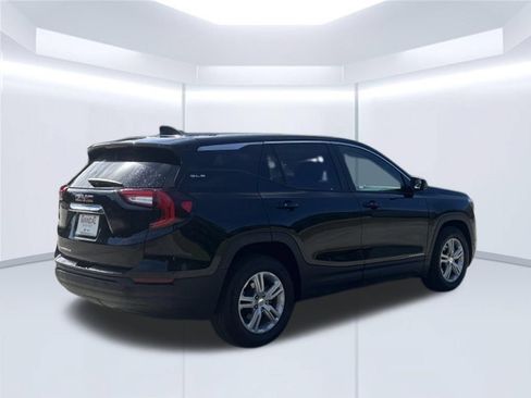 Used 2024 GMC Terrain SLE FWD image 5