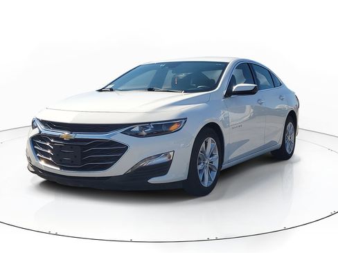 Used 2024 Chevrolet Malibu LT image 3