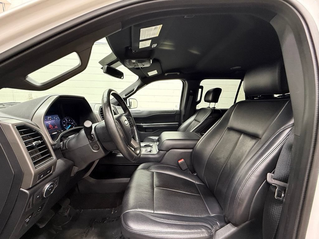Used 2019 Ford Expedition XLT w/ Equipment Group 202A AWD/4WD image 34