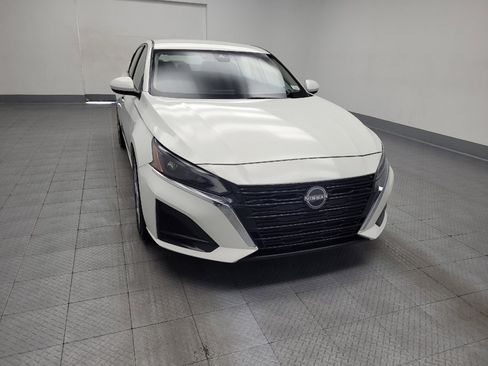 Used 2023 Nissan Altima 2.5 S FWD image 14