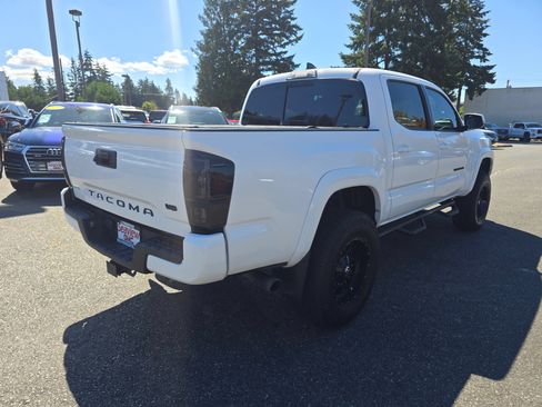 Used 2018 Toyota Tacoma TRD Sport RWD image 7